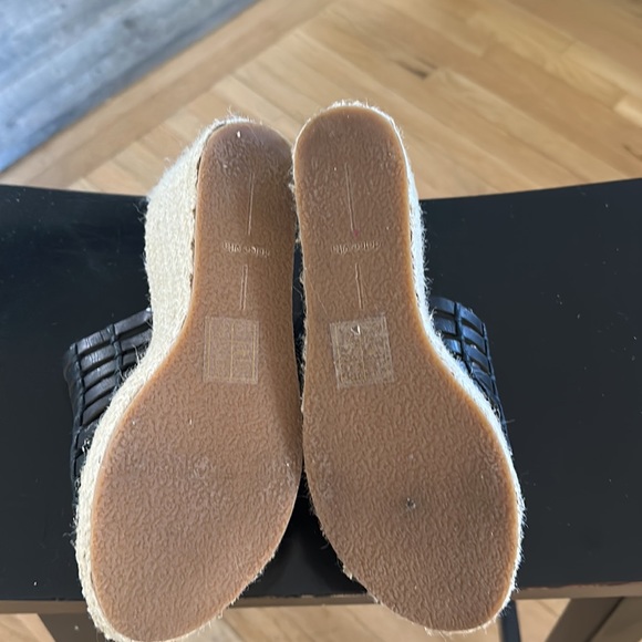 Dolce vida size 9 open slides like new in black and tan. - Picture 3 of 5